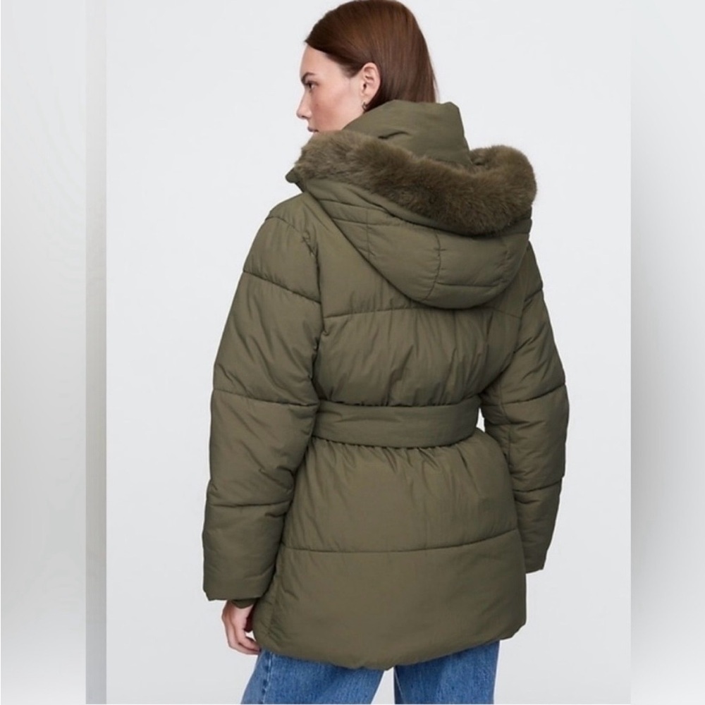 NWT GAP PrimaLoft® P.U.R.E. Puff jacket